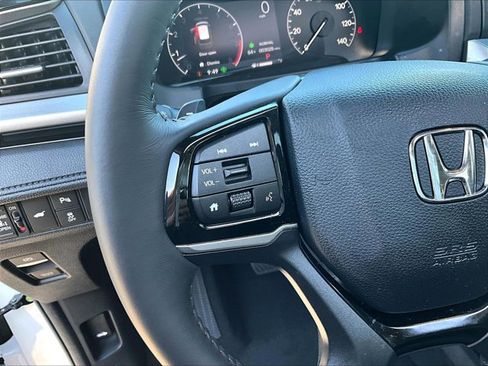 Used 2025 Honda Odyssey Touring image 19