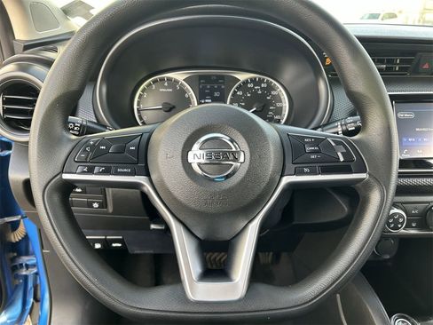 Used 2021 Nissan Kicks S image 19