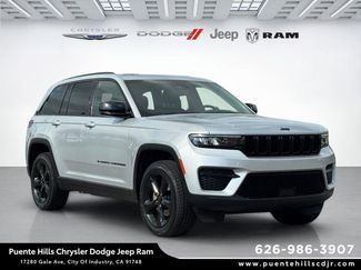 Used 2023 Jeep Grand Cherokee Altitude AWD/4WD video 1