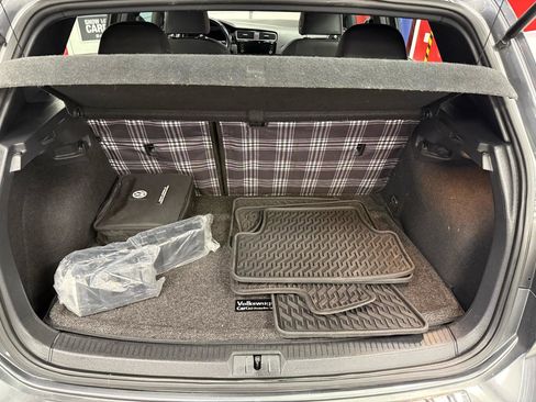 Used 2019 Volkswagen Golf R 4-Door image 12