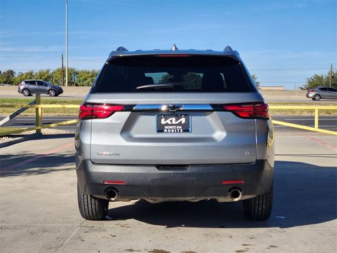 Used 2023 Chevrolet Traverse LT image 5