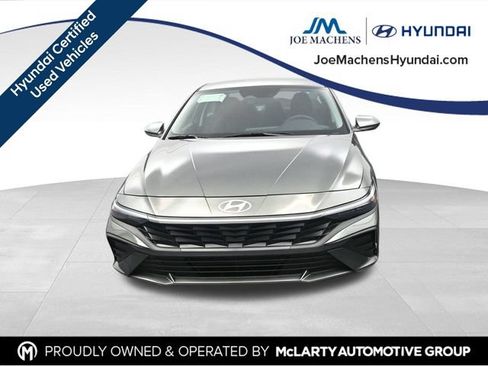 Used 2025 Hyundai Elantra SE FWD image 4
