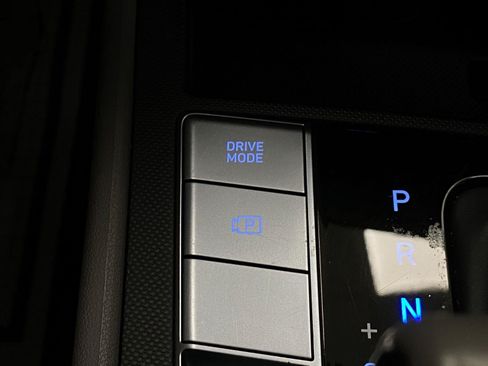 Certified 2025 Hyundai Elantra SEL FWD image 26