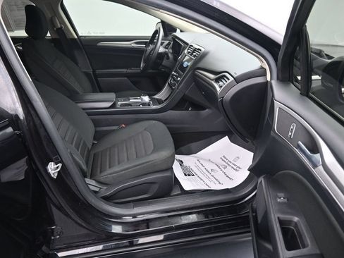 Used 2020 Ford Fusion SE FWD image 13