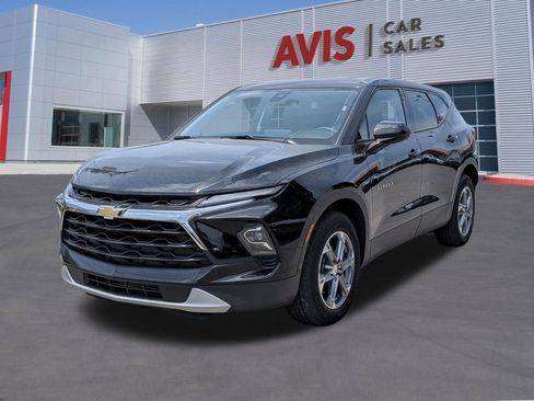 Used 2025 Chevrolet Blazer LT FWD image 1