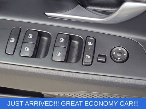 Used 2025 Hyundai Elantra SEL w/ Cargo Package FWD image 28