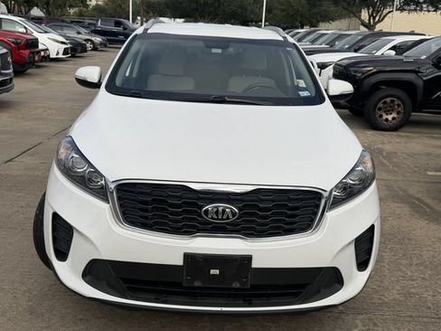 Used 2019 Kia Sorento FWD w/ LX Convenience Package image 2