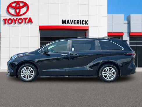 New 2026 Toyota Sienna XLE AWD/4WD image 2