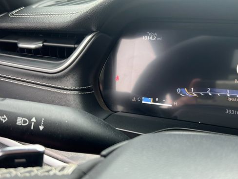 Used 2024 Jeep Grand Cherokee L Limited w/ Luxury Tech Group II image 16