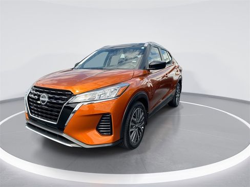 Used 2023 Nissan Kicks SV image 4