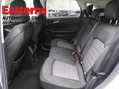 Used 2020 Ford Edge SE image 21