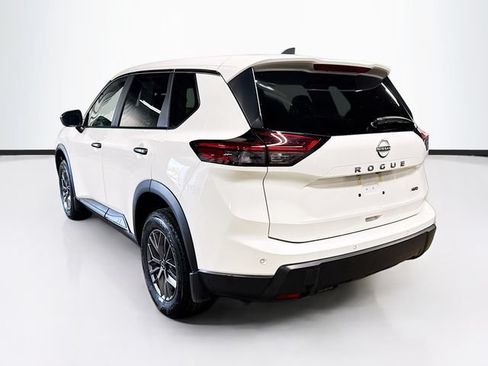 Used 2025 Nissan Rogue S AWD/4WD image 5