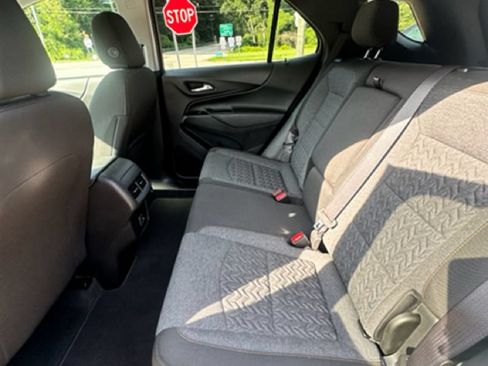 Used 2023 Chevrolet Equinox LT FWD image 16