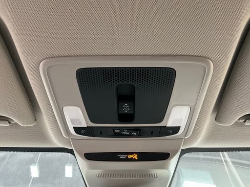 Used 2025 Honda HR-V EX-L image 16