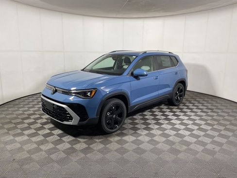 New 2026 Volkswagen Taos SEL image 4