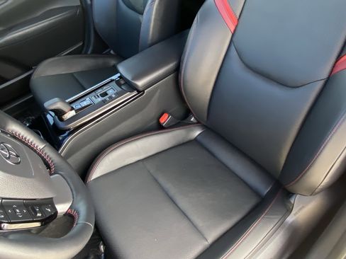 Certified 2025 Toyota Prius Plug-In Hybrid image 28