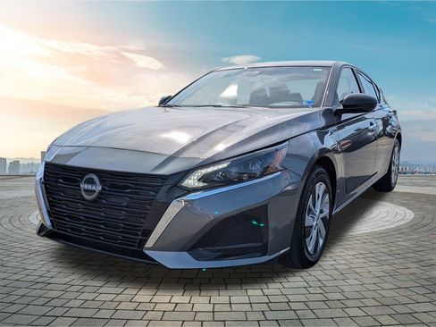 Used 2025 Nissan Altima 2.5 S image 9