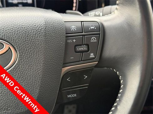 Used 2025 Toyota Camry SE image 21