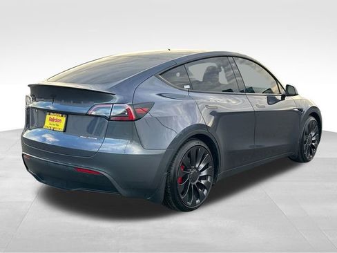 Used 2023 Tesla Model Y Performance image 7
