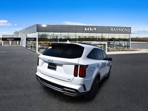 Certified 2023 Kia Sorento SX AWD/4WD image 3