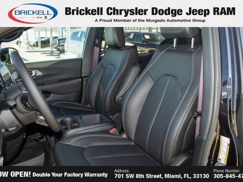 New 2025 Chrysler Pacifica Select image 21