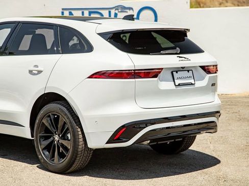 New 2026 Jaguar F-PACE R-Dynamic S image 10