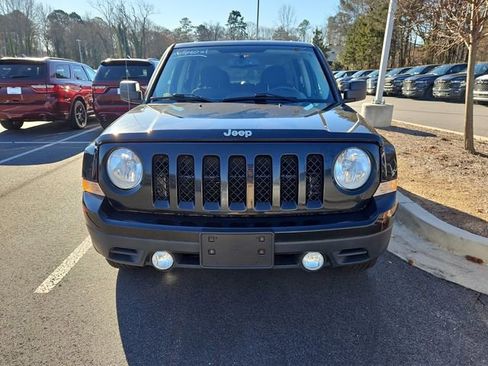 Used 2014 Jeep Patriot Latitude w/ Sun/Sound Group image 2