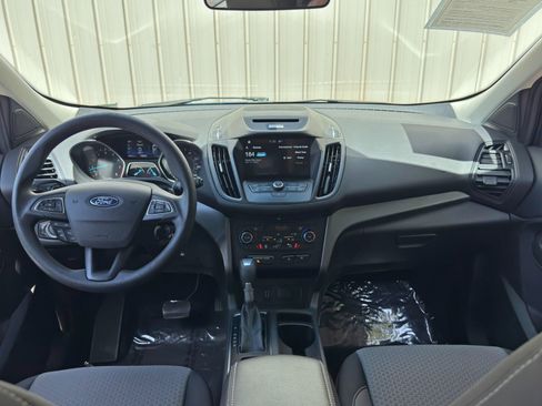 Used 2017 Ford Escape SE w/ Equipment Group 201A AWD/4WD image 10