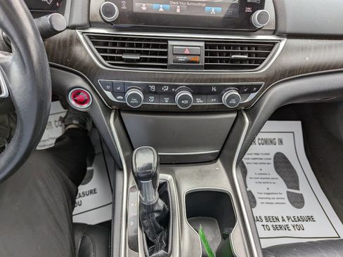 Used 2018 Honda Accord Touring image 15