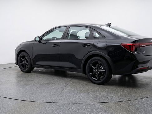 Used 2025 Kia K4 FWD image 5