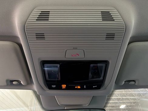 Used 2026 Volkswagen Tiguan SE FWD image 17