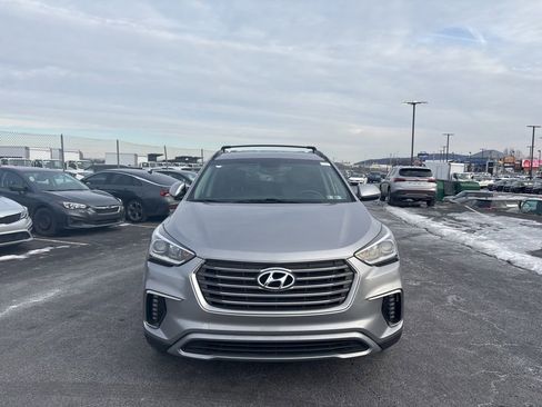 Used 2017 Hyundai Santa Fe SE image 8