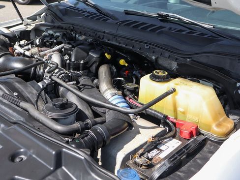 Used 2018 Ford F550 2WD Crew Cab Super Duty image 13