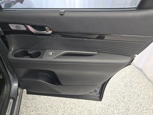 Used 2023 Hyundai Palisade Calligraphy image 10