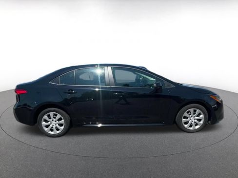 Used 2025 Toyota Corolla LE FWD image 16