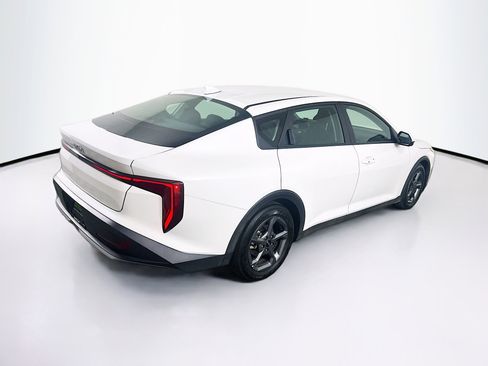Used 2025 Kia K4 LXS image 9