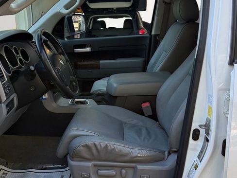 Used 2011 Toyota Tundra Limited w/ Memory Pkg AWD/4WD image 13