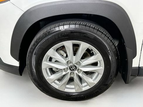 Used 2025 Toyota Corolla Cross LE FWD image 24