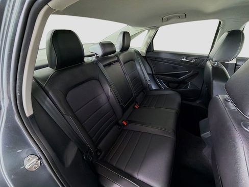 Used 2022 Volkswagen Jetta SE w/ Panoramic Sunroof Package image 27