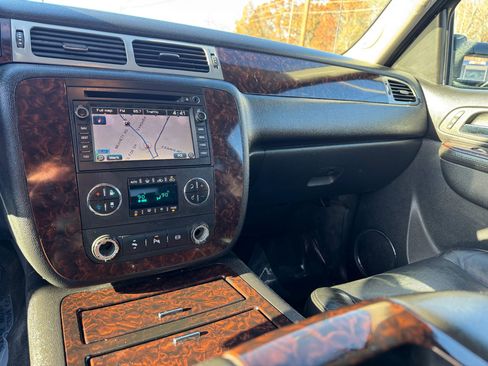 Used 2011 GMC Sierra 3500 Denali image 18