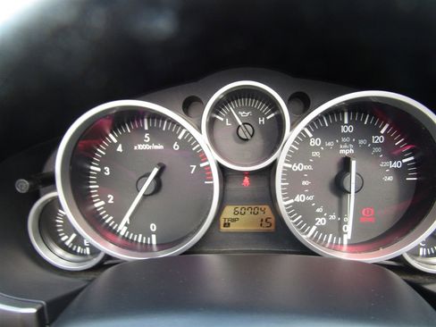 Used 2007 MAZDA MX-5 Miata Touring w/ Interior Trim Pkg image 30