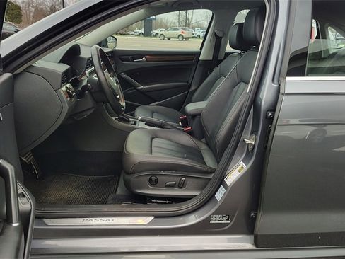 Used 2020 Volkswagen Passat 2.0T SEL image 7