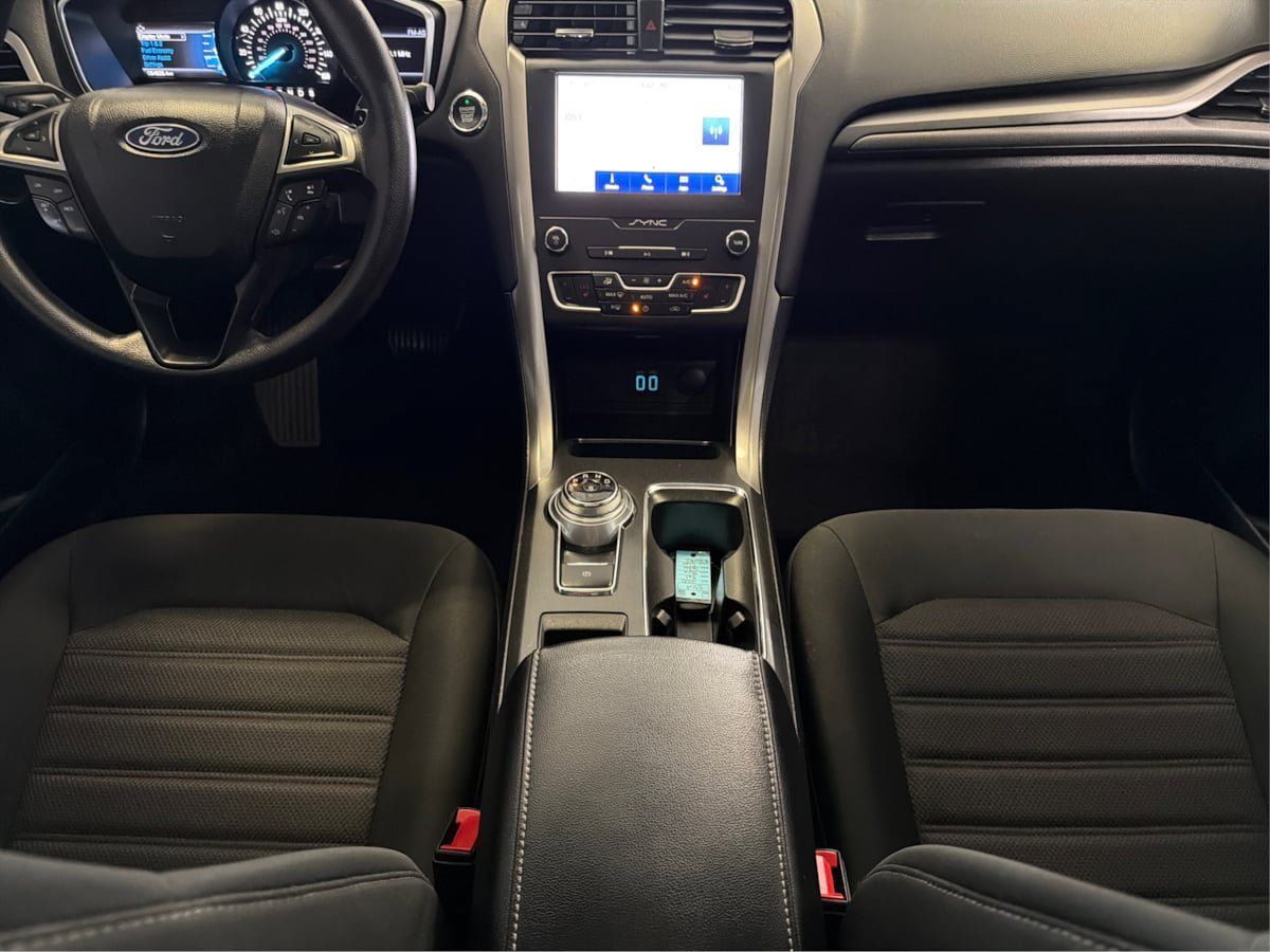 Used 2020 Ford Fusion SE AWD/4WD image 19