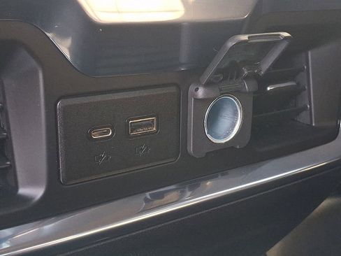 Used 2022 Chevrolet Silverado 2500 LTZ w/ LTZ Premium Package image 10