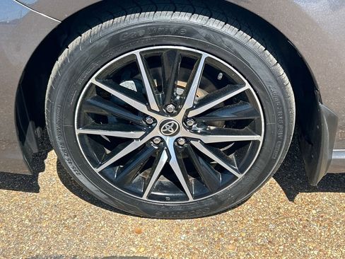 Used 2021 Toyota Camry SE image 24