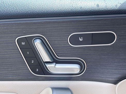 Used 2019 Mercedes-Benz A 220 4MATIC image 32