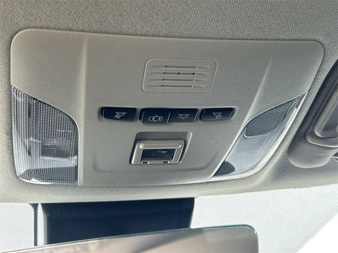 Used 2022 Toyota Corolla LE image 18