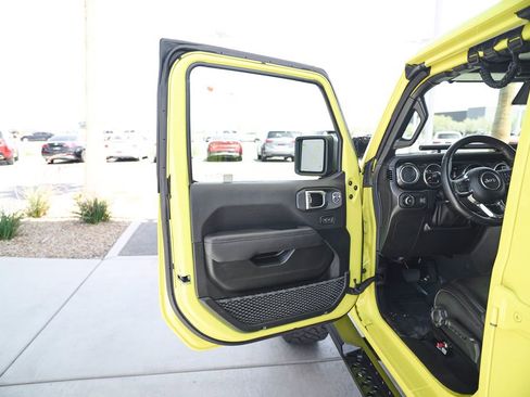 Used 2023 Jeep Wrangler Unlimited Rubicon 392 w/ Xtreme Recon 35" Tire Package AWD/4WD image 16
