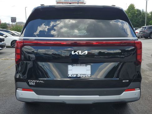 New 2025 Kia Carnival EX image 5