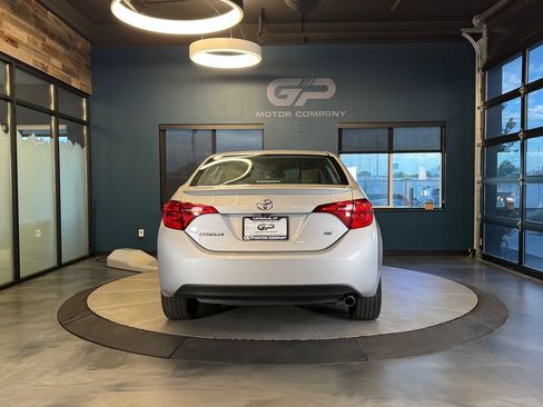 Used 2019 Toyota Corolla SE FWD image 4